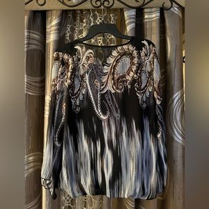 Dress Barn Woman size 1X gorgeous blouse in blues.